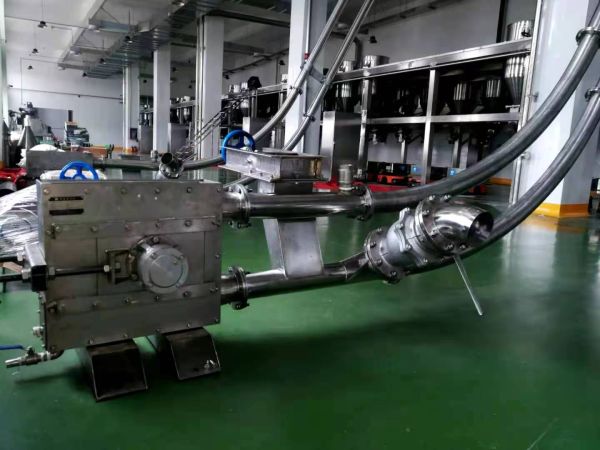 《管鏈輸送機如何解決粉體